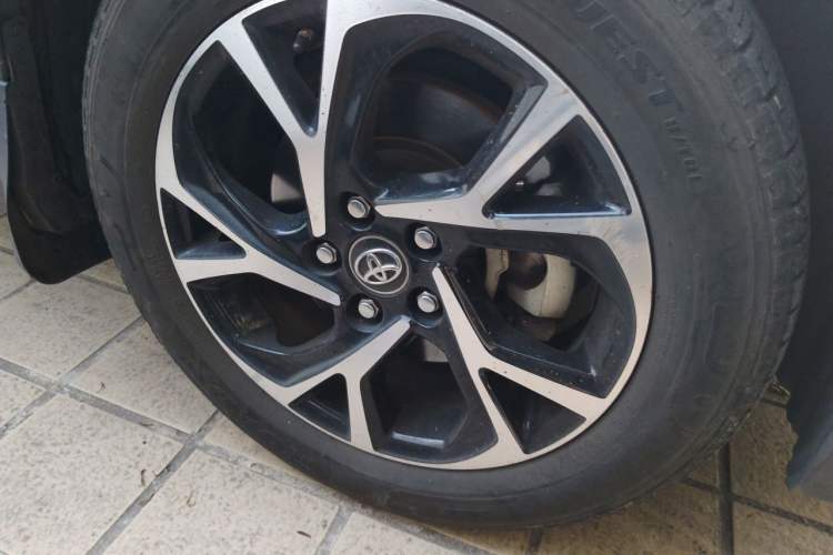 Used Toyota C-HR 2020 2.0L Leading Edition Right Front Wheel Hub