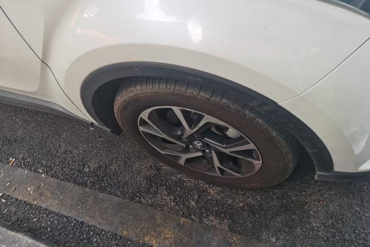 Used Toyota C-HR 2020 2.0L Leading Edition Right Front Wheel Hub