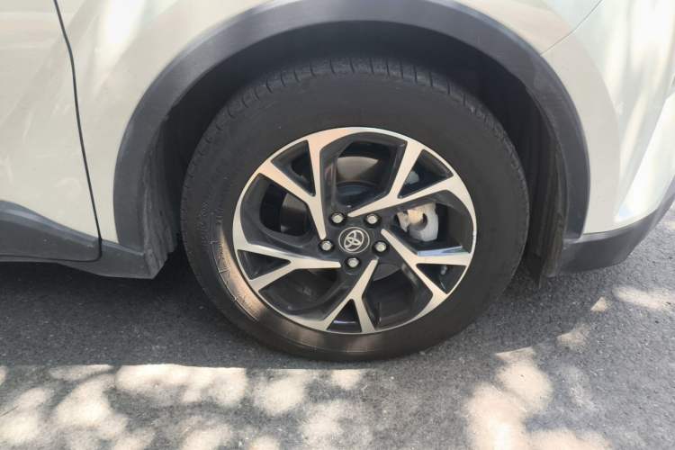 Used Toyota C-HR 2020 2.0L Leading Edition Right Front Wheel Hub