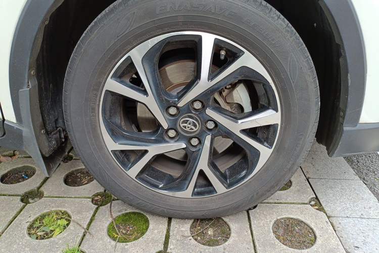 Used Toyota C-HR 2020 2.0L Leading Edition Right Front Wheel Hub