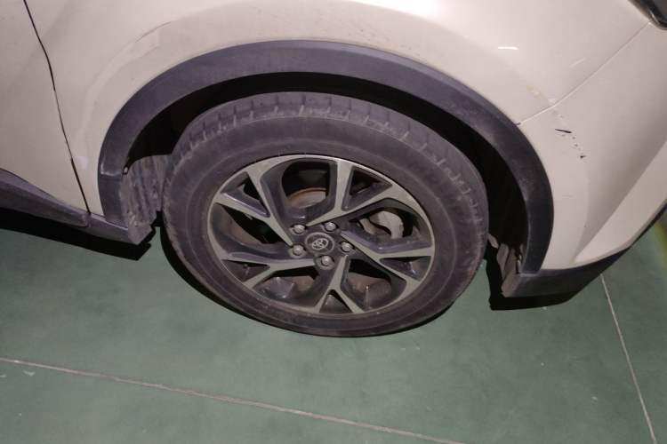 Used Toyota C-HR 2020 2.0L Leading Edition Right Front Wheel Hub
