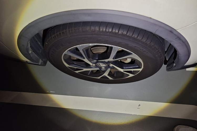 Used Toyota C-HR 2020 2.0L Leading Edition Right Front Wheel Hub