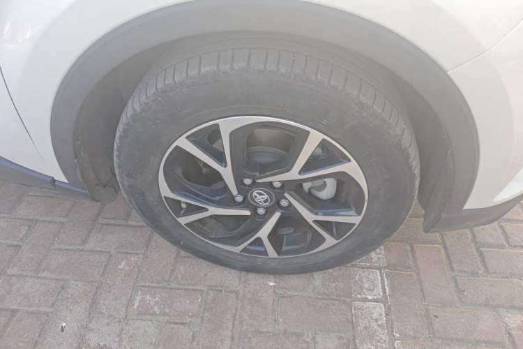 Used Toyota C-HR 2020 2.0L Leading Edition Right Front Wheel Hub