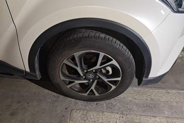 Used Toyota C-HR 2020 2.0L Leading Edition Right Front Wheel Hub