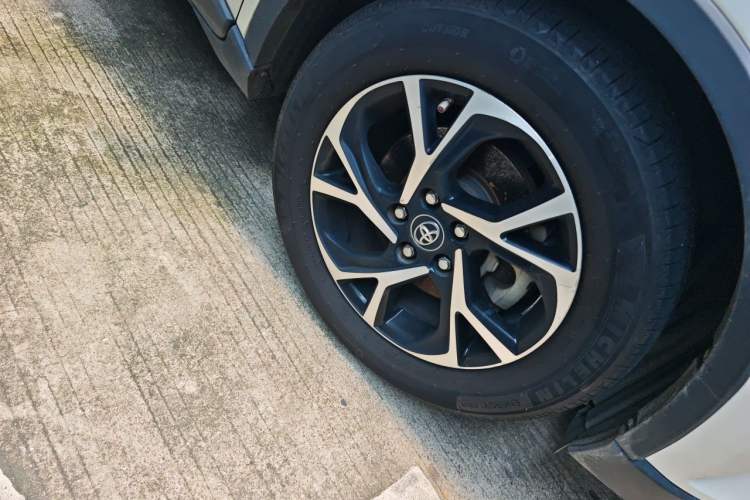 Used Toyota C-HR 2020 2.0L Leading Edition Right Front Wheel Hub