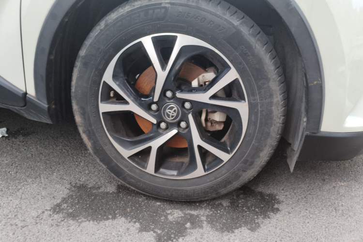 Used Toyota C-HR 2020 2.0L Leading Edition Right Front Wheel Hub