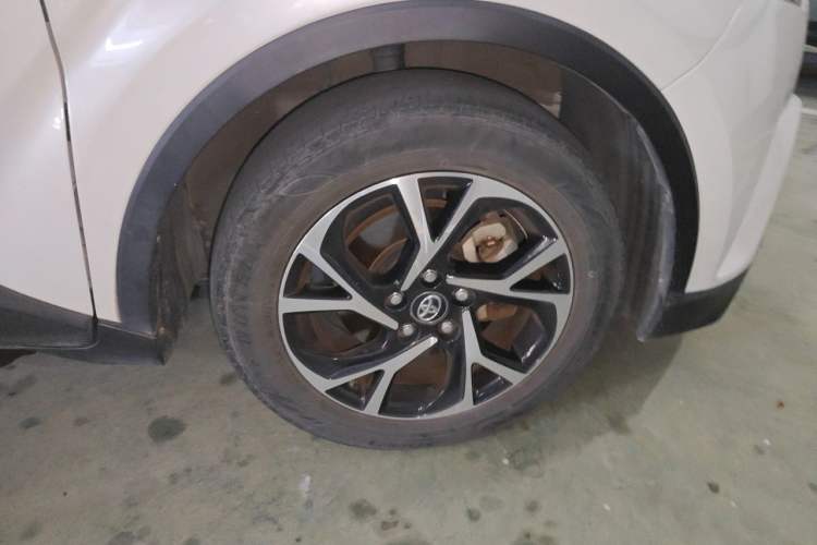 Used Toyota C-HR 2020 2.0L Leading Edition Right Front Wheel Hub
