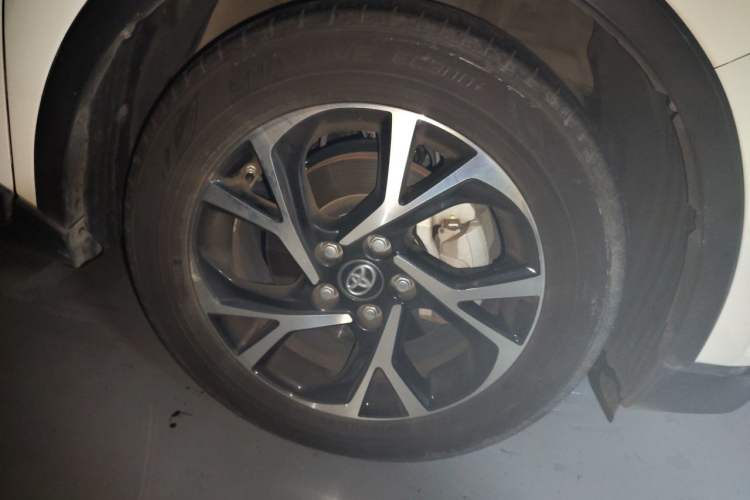 Used Toyota C-HR 2020 2.0L Leading Edition Right Front Wheel Hub