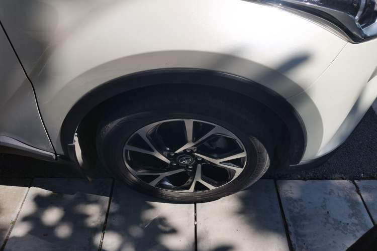 Used Toyota C-HR 2020 2.0L Leading Edition Right Front Wheel Hub