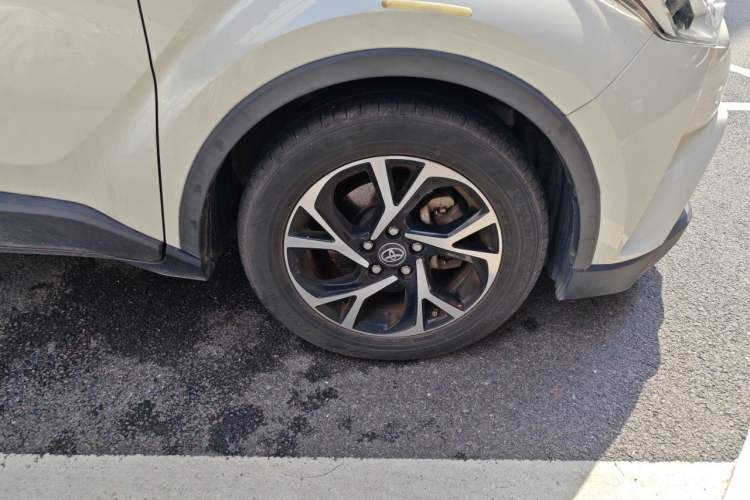 Used Toyota C-HR 2020 2.0L Leading Edition Right Front Wheel Hub