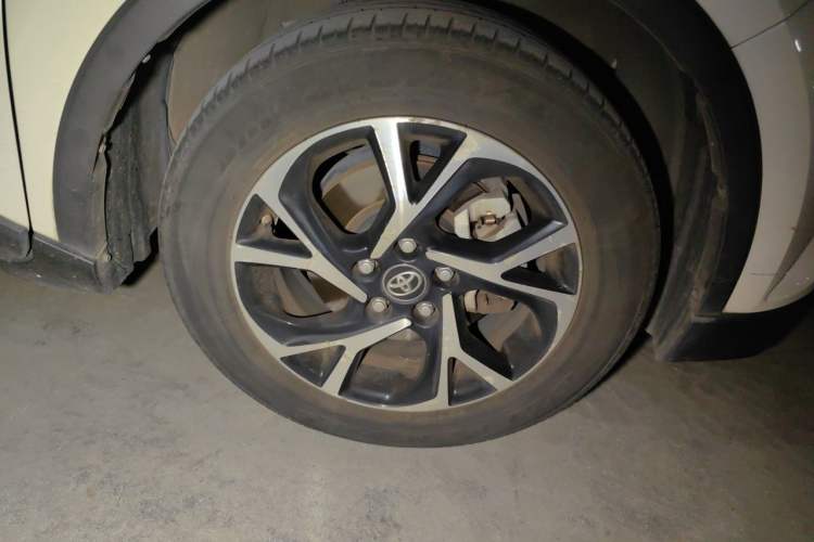 Used Toyota C-HR 2020 2.0L Leading Edition Right Front Wheel Hub