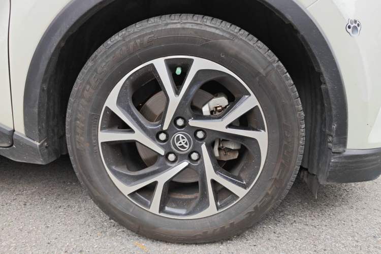 Used Toyota C-HR 2020 2.0L Leading Edition Right Front Wheel Hub