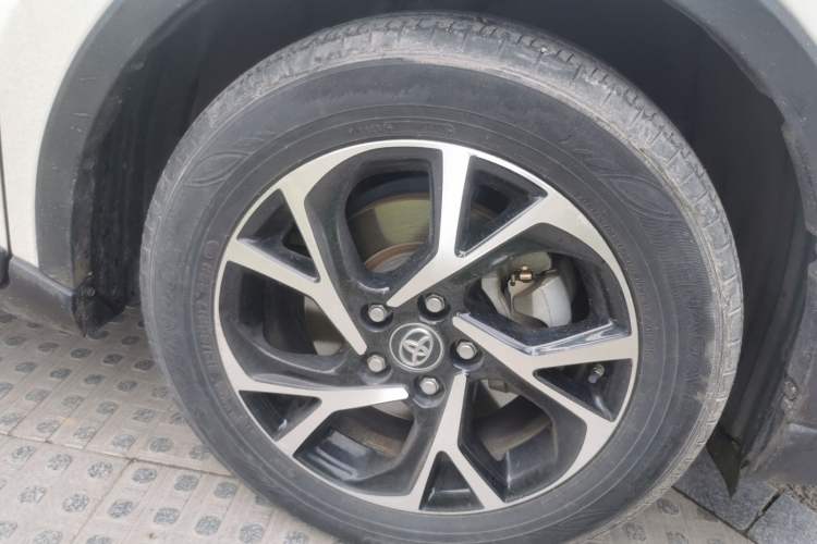 Used Toyota C-HR 2020 2.0L Leading Edition Right Front Wheel Hub