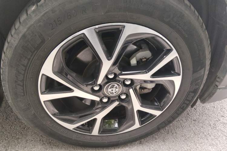 Used Toyota C-HR 2020 2.0L Leading Edition Right Front Wheel Hub