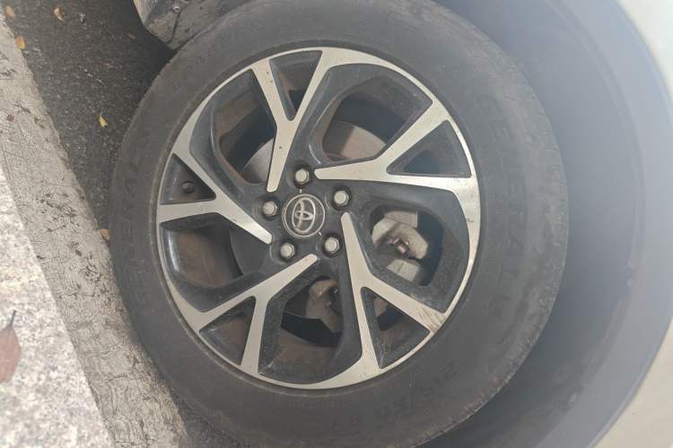 Used Toyota C-HR 2020 2.0L Leading Edition Right Front Wheel Hub