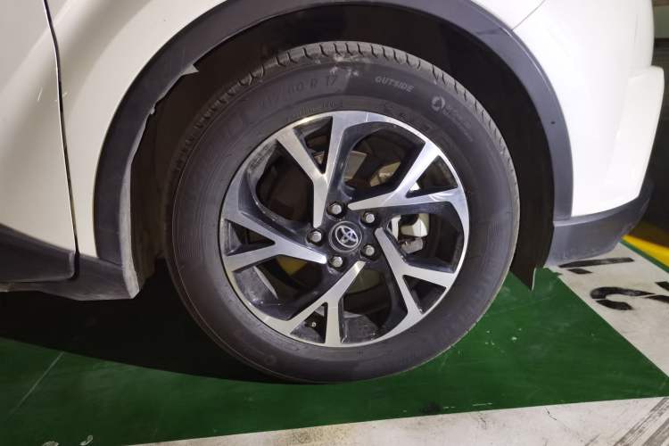 Used Toyota C-HR 2020 2.0L Leading Edition Right Front Wheel Hub
