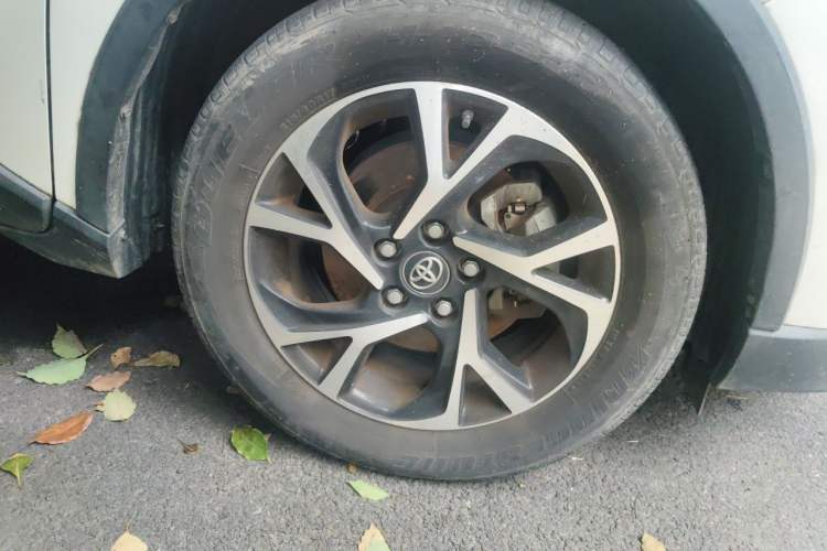 Used Toyota C-HR 2020 2.0L Leading Edition Right Front Wheel Hub