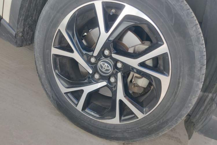 Used Toyota C-HR 2020 2.0L Leading Edition Right Front Wheel Hub