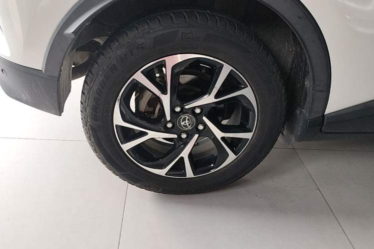 Used Toyota C-HR 2020 2.0L Luxury Edition Right Rear Wheel Hub