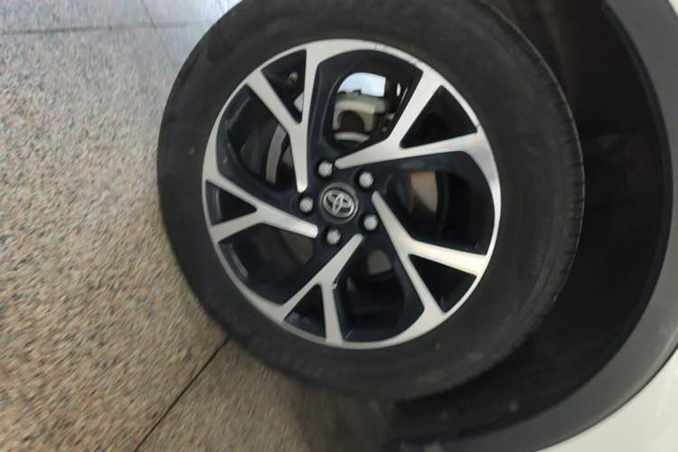 Used Toyota C-HR 2020 2.0L Leading Edition Right Rear Wheel Hub
