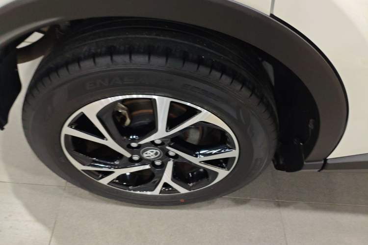 Used Toyota C-HR 2020 2.0L Leading Edition Right Rear Wheel Hub