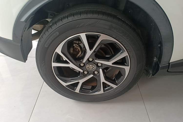 Used Toyota C-HR 2020 2.0L Leading Edition Right Rear Wheel Hub