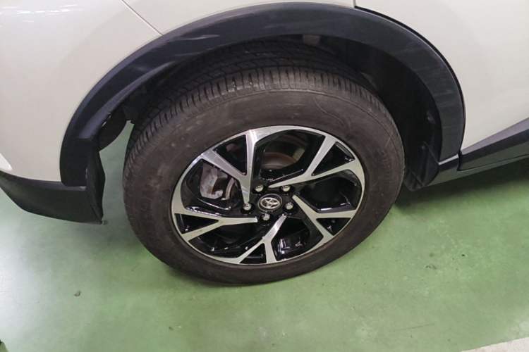 Used Toyota C-HR 2020 2.0L Leading Edition Right Rear Wheel Hub