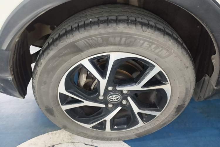Used Toyota C-HR 2020 2.0L Leading Edition Right Rear Wheel Hub