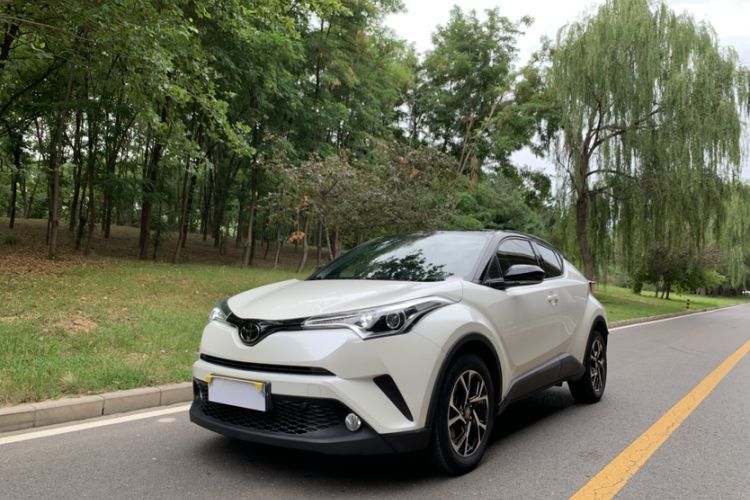 Used Toyota C-HR 2020 2.0L Leading Edition Guazi used car, China used car export, Used car for sale, Used  cars, Cheapest cars for sale