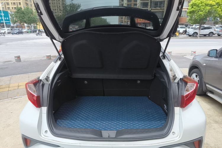Used Toyota C-HR 2020 2.0L Leading Edition Trunk
