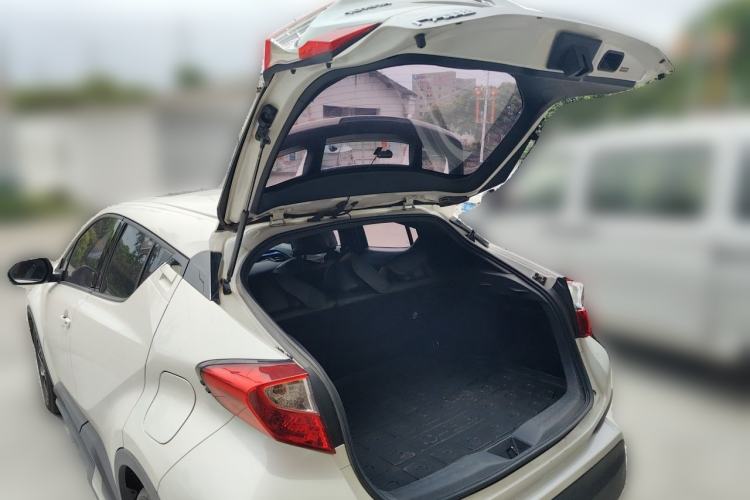 Used Toyota C-HR 2020 2.0L Leading Edition Trunk