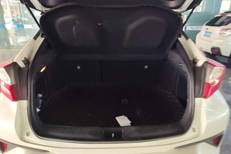 Used Toyota C-HR 2020 2.0L Leading Edition Trunk