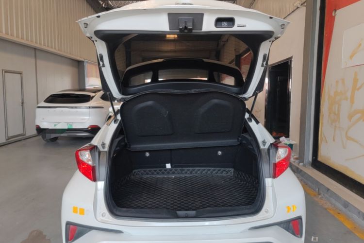 Used Toyota C-HR 2020 2.0L Leading Edition Trunk