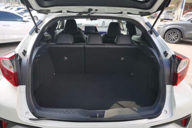 Used Toyota C-HR 2020 2.0L Leading Edition Trunk