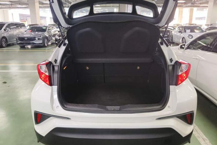 Used Toyota C-HR 2020 2.0L Leading Edition Trunk