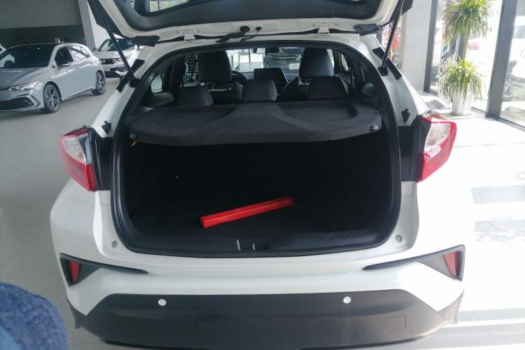 Used Toyota C-HR 2020 2.0L Leading Edition Trunk