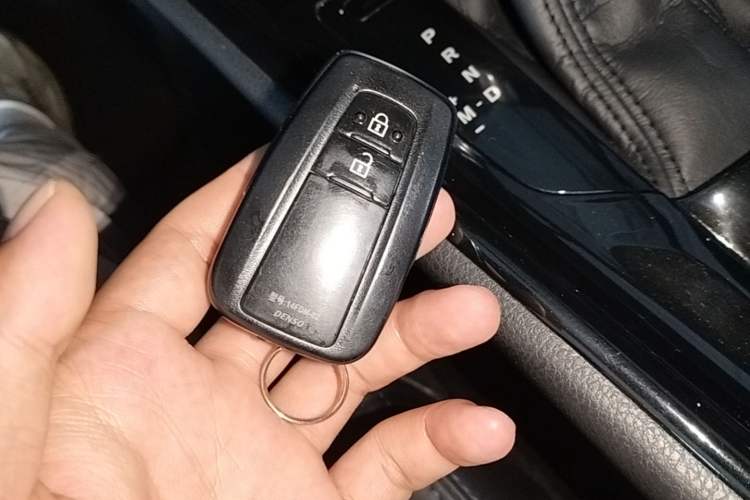 Used Toyota C-HR 2020 2.0L Luxury Edition Vehicle Key