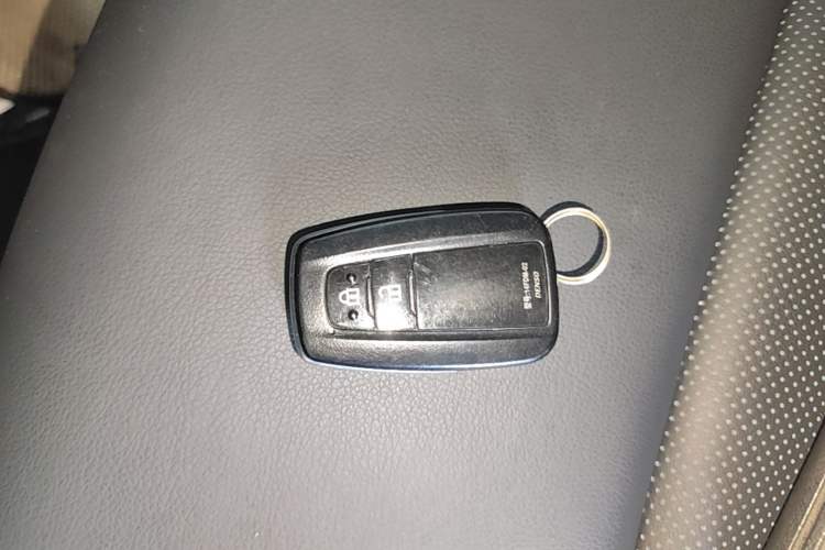 Used Toyota C-HR 2020 2.0L Luxury Edition Vehicle Key