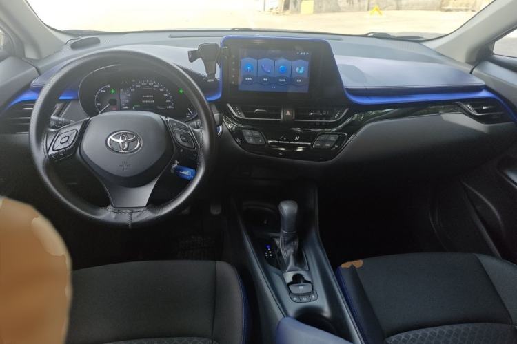 Used Toyota C-HR 2021 Dual-Motor 2.0L E-CVT Comfort Edition Center Console