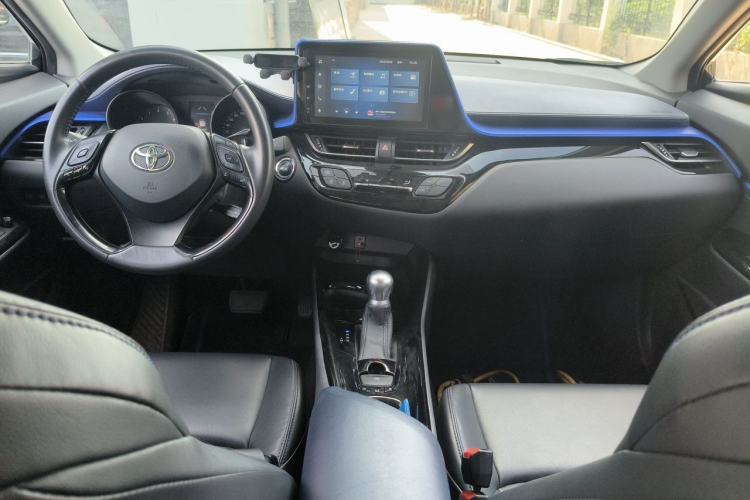 Used Toyota C-HR 2021 2.0L Luxury Edition Center Console