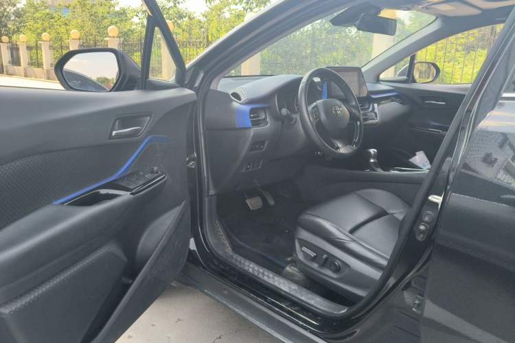 Used Toyota C-HR 2021 2.0L Luxury Edition Driver Seat