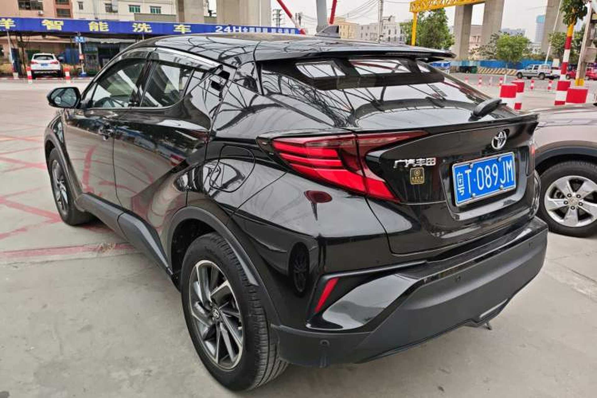 Used Toyota C-HR 2021 2.0L Luxury Edition Exterior 3