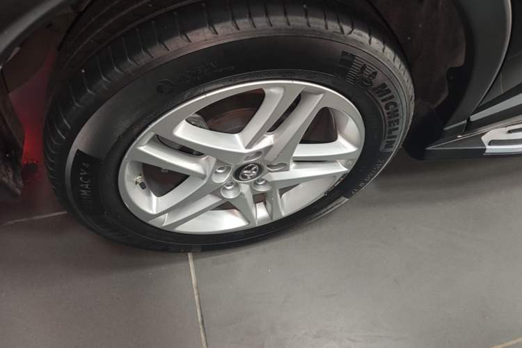 Used Toyota C-HR 2021 2.0L Comfort Edition Exterior 5