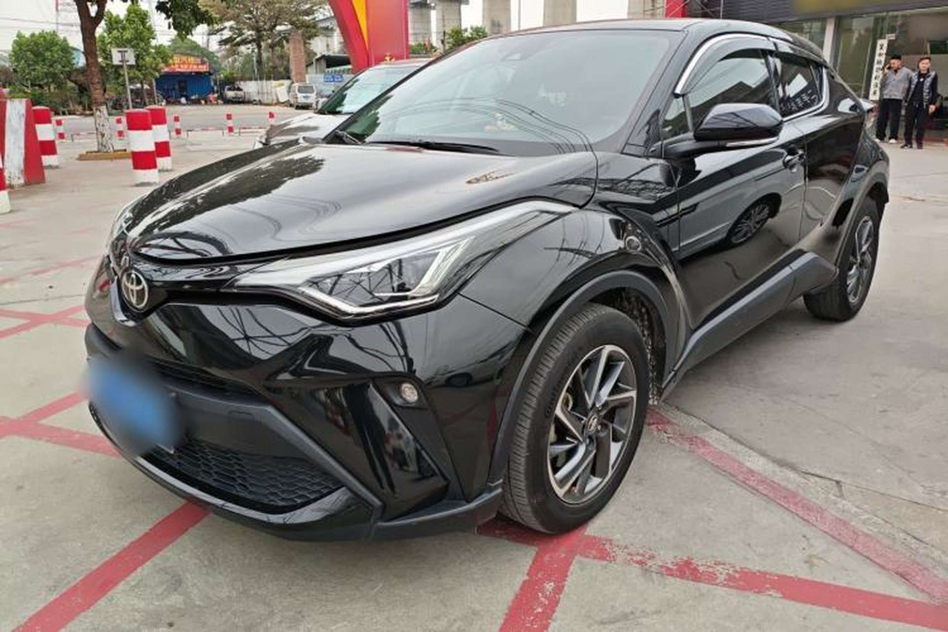 Used Toyota C-HR 2021 2.0L Luxury Edition Front Left 45 Deg