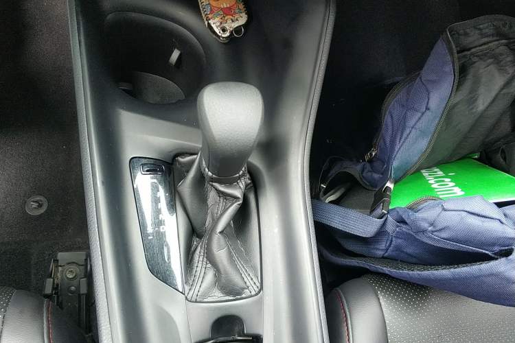 Used Toyota C-HR 2021 Dual-Motor 2.0L E-CVT Comfort Edition Gear Lever