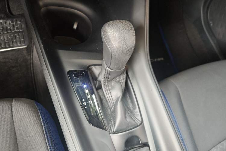 Used Toyota C-HR 2021 Dual-Motor 2.0L E-CVT Comfort Edition Gear Lever