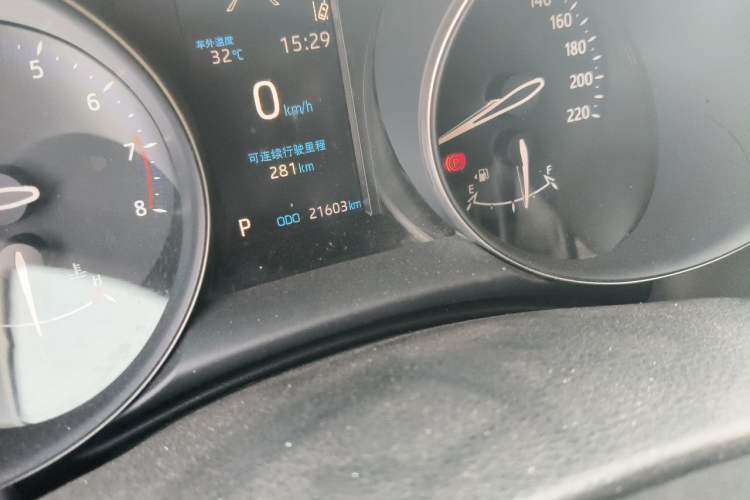 Used Toyota C-HR 2021 2.0L Luxury Edition Odometer Close Up