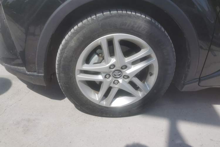 Used Toyota C-HR 2021 2.0L Comfort Edition Right Front Wheel Hub
