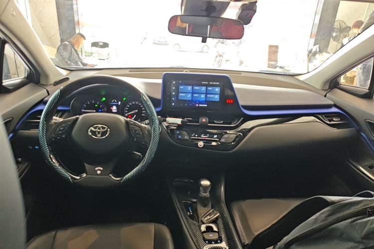 Used Toyota C-HR 2021 2.0L Luxury Edition Center Console