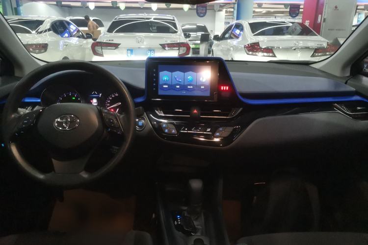 Used Toyota C-HR 2021 2.0L Comfort Edition Center Console